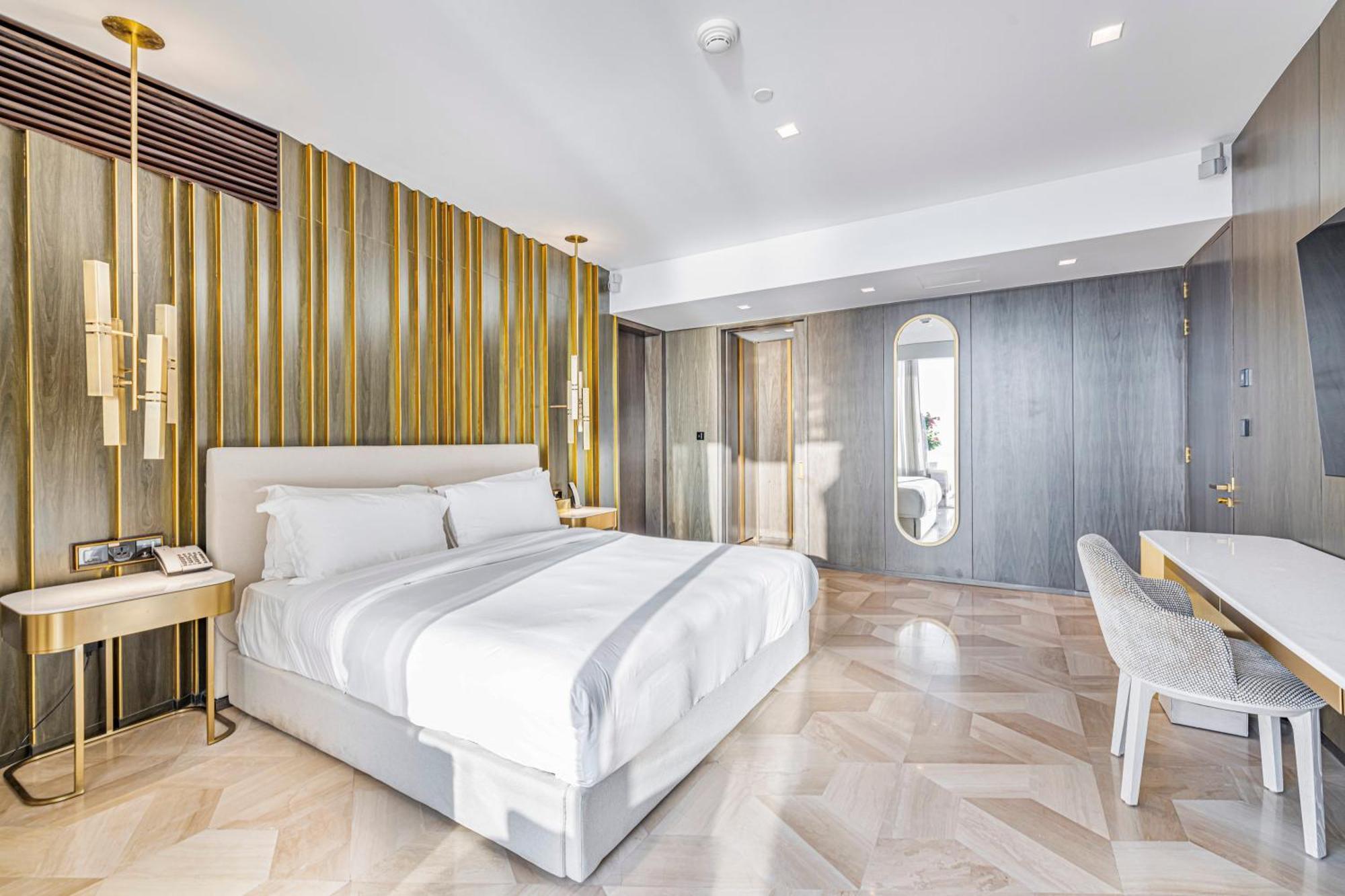 Five Palm Jumeirah 2br Luxury Penthouse , Full Marina View With Private Pool Апартаменти *